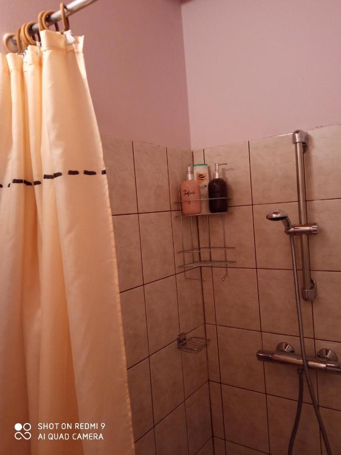 Apartment Egy Makovecz Imre Tervezte Hazban Ispank