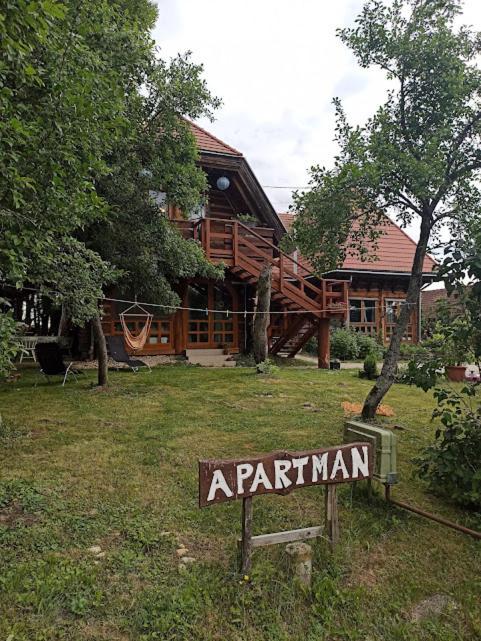 Egy Makovecz Imre Tervezte Hazban Apartment *